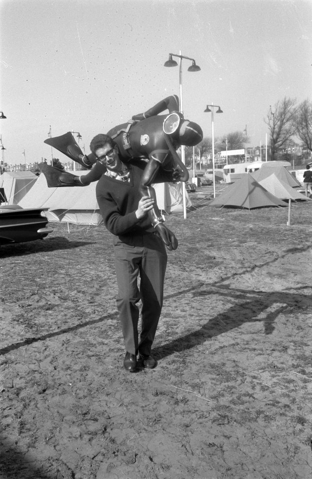 Inrichten Tentoonstelling Goed Kamp in de Houtrusthal in Den Haag, Bestanddeelnr 912-3116
