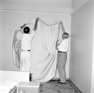 Inrichting van de slaapkamer van het koninklijk verblijf in Fort Amsterdam in Wi, Bestanddeelnr 252-2792