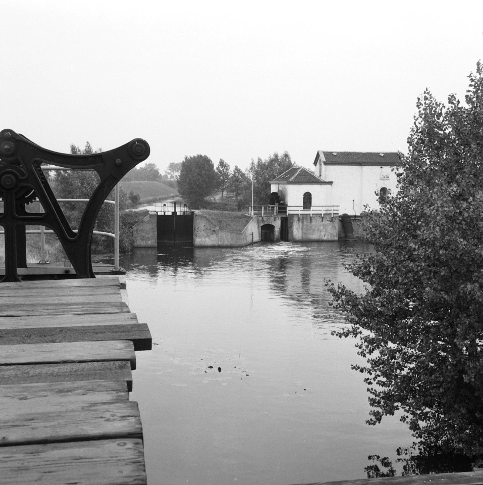 Inpoldering en bemaling, gemalen, polderdistrict lek en linge, 'de horn', Bestanddeelnr 159-1031