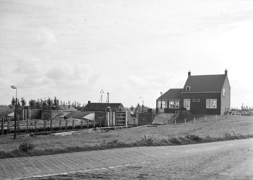 Inpoldering en bemaling, ruilverkavelingen, gemalen, sashuis, Bestanddeelnr 159-0884