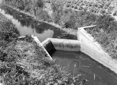 Inpoldering en bemaling, beken, stuwen, tovense beek, Bestanddeelnr 159-0861