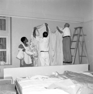 Inrichting van de slaapkamer van het koninklijk verblijf in Fort Amsterdam in Wi, Bestanddeelnr 252-2791