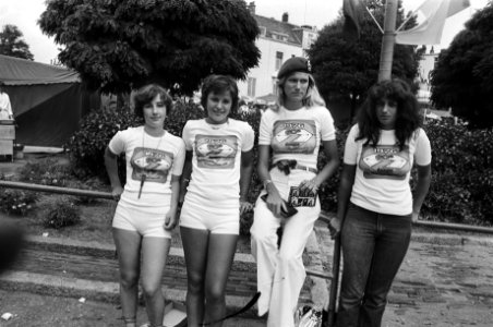 Inschrijving zestigste Vierdaagse van Nijmegen, Vierdaags shirts (zestigjarig), Bestanddeelnr 928-6981