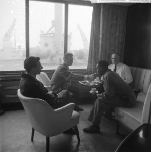 Inrichten van de Arosa Sun te IJmuiden als woonverblijf voor buitenlandse werk, Bestanddeelnr 912-2344