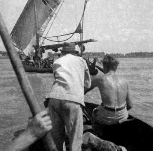 Inlandse zeilboot gefotografeerd vanuit een roeiboot, Bestanddeelnr 8295