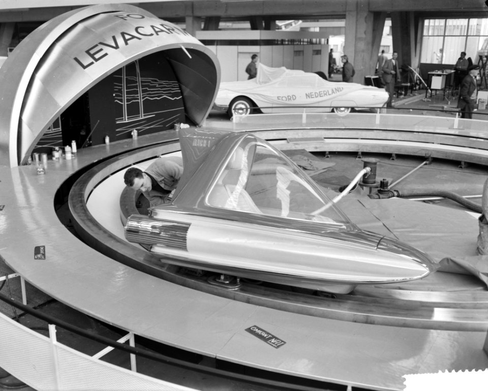 Inrichten van de automobieltentoonstelling in de RAI, overzicht van de stand met, Bestanddeelnr 912-0390