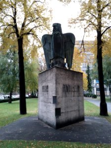 Innsbruck-Innrain52-Denkmal