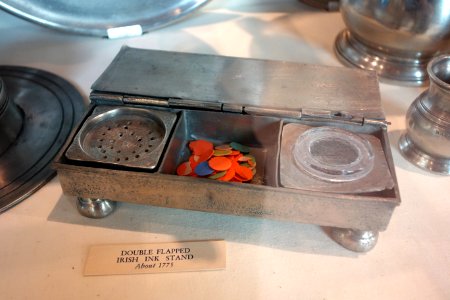 Ink stand, double-flapped with sealing wafers, Ireland, c. 1775 - Joseph Allen Skinner Museum - DSC07833