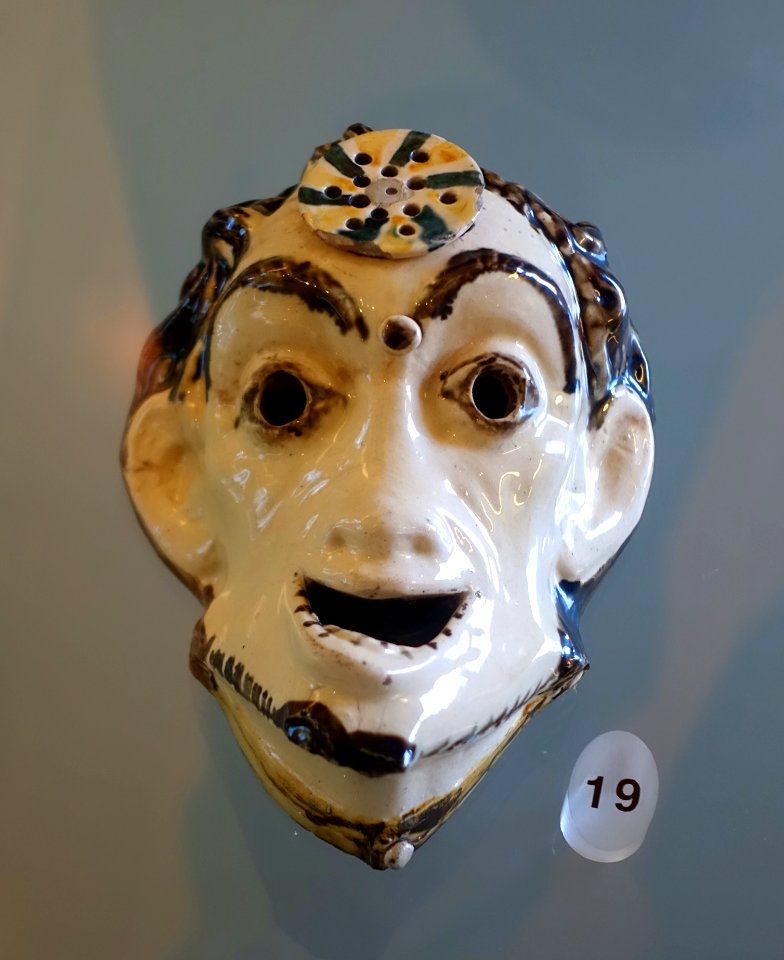 Inkwell and sand box, c. 1790-1860, faience with calcinated flint - Fábrica de Cavaquinho - Museu Nacional de Soares dos Reis - Porto, Portugal - DSC00417