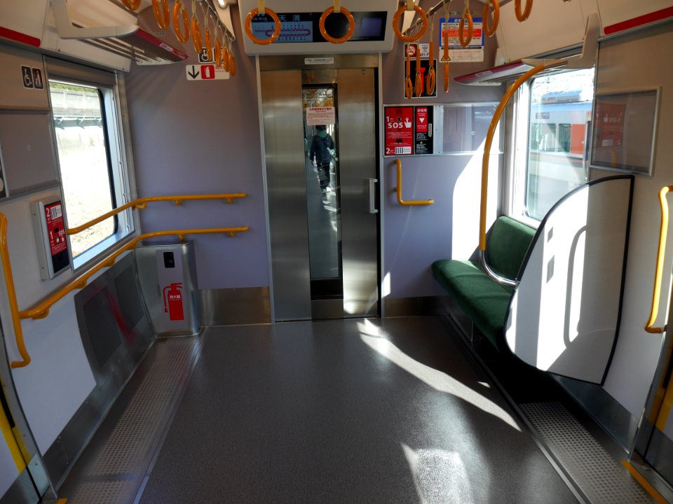 Inside JR West M323-501 end