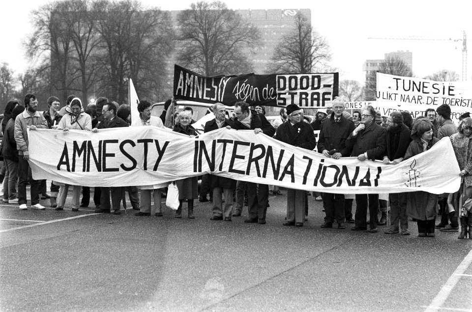 In Den Haag werd zaterdag door Amnesty International georganiseerde demonstratie, Bestanddeelnr 931-2035