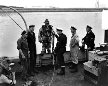 In Den Helder wordt geoefend door Belgisch marinepersoneel voor opleiding tot du, Bestanddeelnr 904-7604