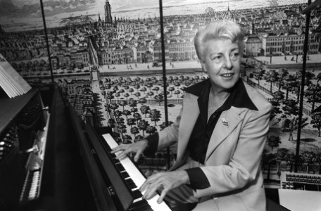 In Den Haag de plaatopname presentatie van Miami Nightmare, een 3 jaar eerder ge, Bestanddeelnr 931-1744