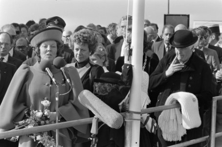 In gebruikstelling Oosterscheldedam in aanwezigheid vele gasten waarmee Deltawer, Bestanddeelnr 933-7803