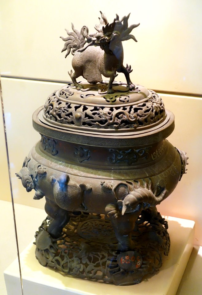 Incense burner, Nguyen dynasty, 19th to early 20th century, bronze - National Museum of Vietnamese History - Hanoi, Vietnam - DSC05603