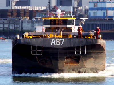Inca (ship, 2000) ENI 02324513 pushing Antverpia 87 ENI 01823166 Port of Rotterdam pic2