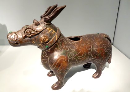 Incense burner in the shape of a mythical beast, China, Song dynasty or later, bronze with gold and silver inlay - Asian Art Museum of San Francisco - DSC01585