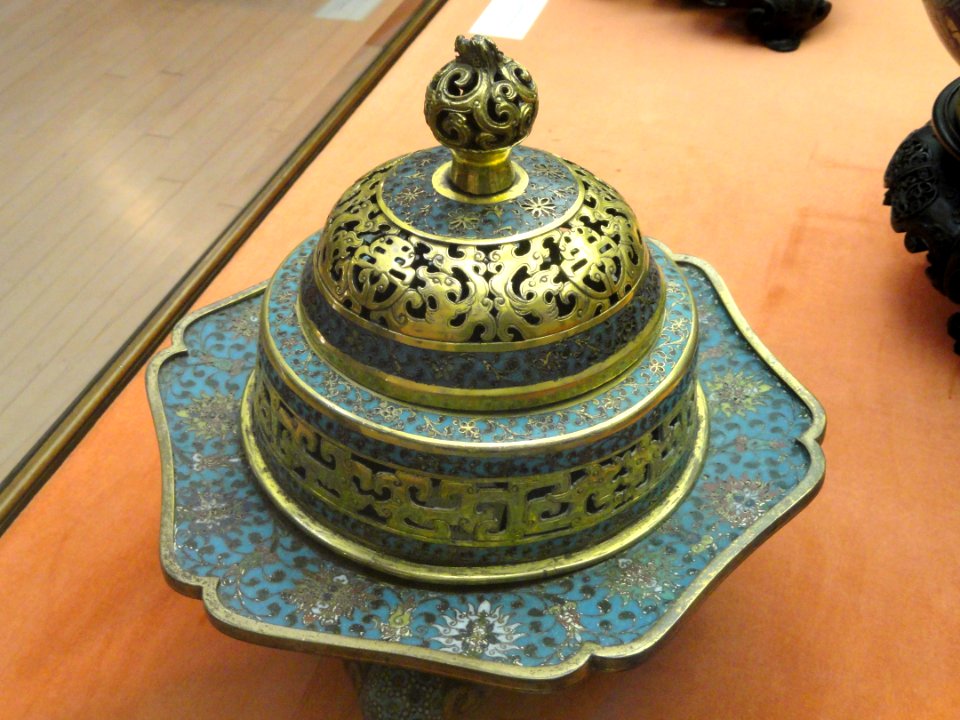 Incense Burner, 18th century - Chinese Cloisonné Collection - George Walter Vincent Smith Art Museum - DSC03714