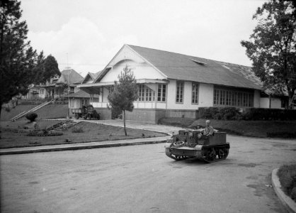 In de vroege ochtend van de 22e december 1948 trokken Nederlandse militairen lan, Bestanddeelnr 15054