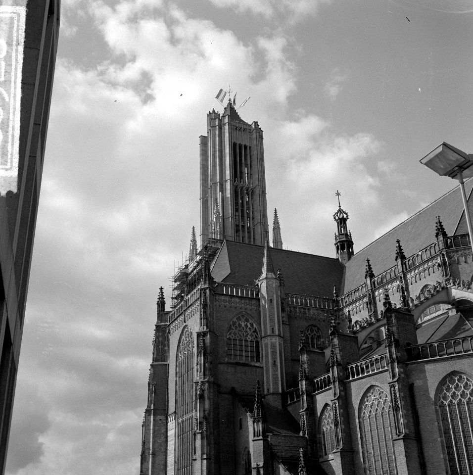 In gebruikneming Grote Toren van de St Eusebiuskerk Arnhem, vanaf de toren, Bestanddeelnr 916-8928