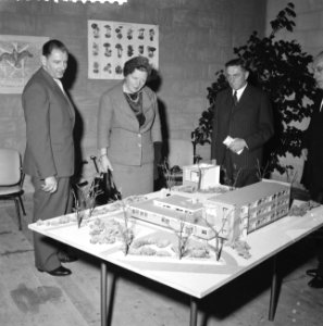 In Driebergen is koningin Juliana aanwezig bij de viering van het derde lustrum , Bestanddeelnr 911-7864