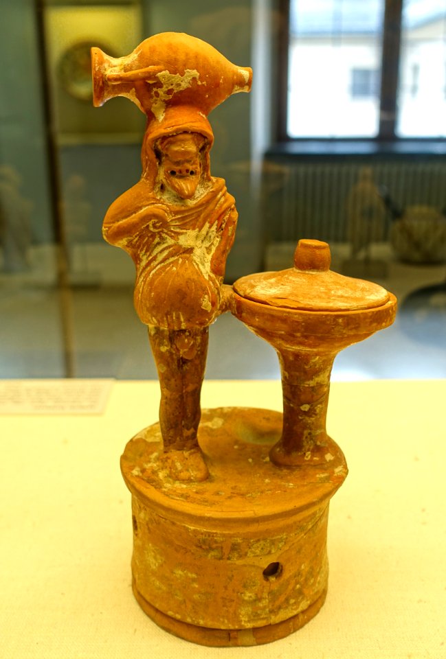 Incense burner in the form of a comedic figure, Lower Italy, 350-325 BC, ceramic, H 4948 - Martin von Wagner Museum - Würzburg, Germany - DSC05861