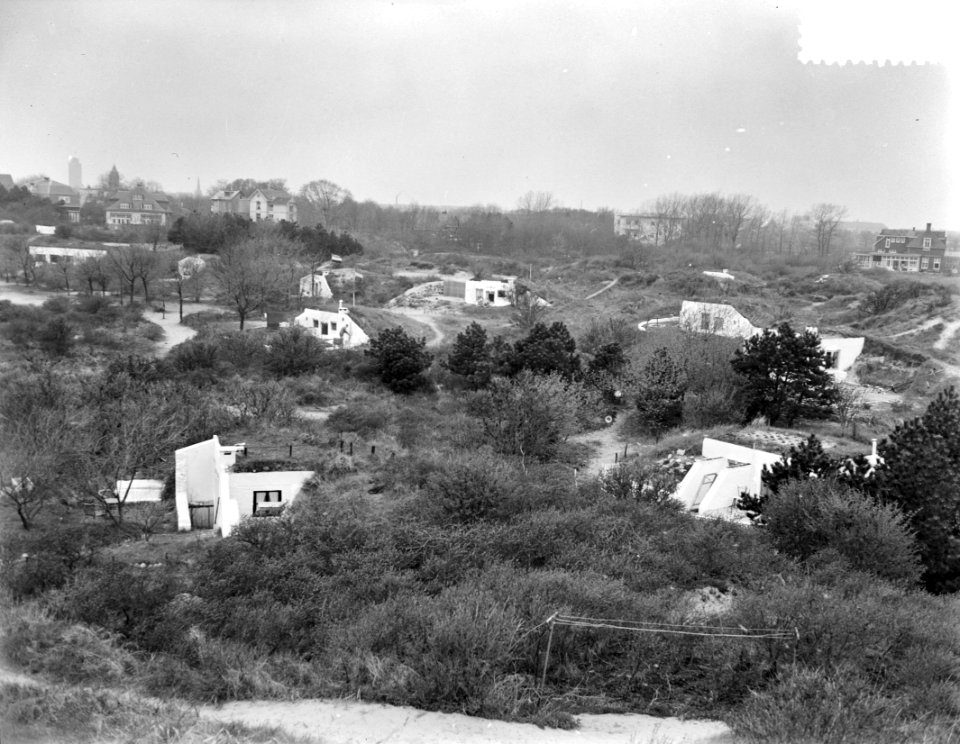 In de Zandvoortse duinen worden de nog bestaande bunkers van de Atlantikwall tha, Bestanddeelnr 907-1193