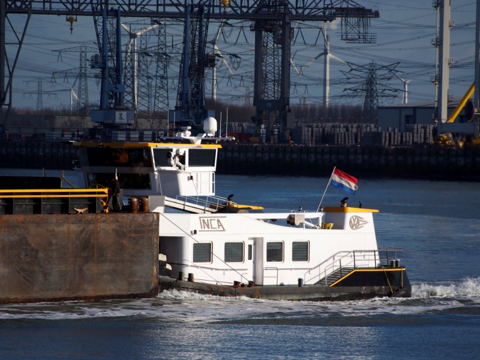 Inca (ship, 2000) ENI 02324513 pushing Antverpia 87 ENI 01823166 Port of Rotterdam pic1