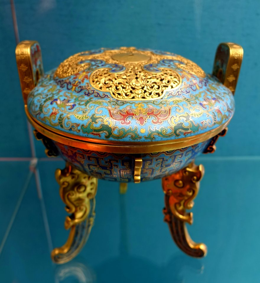 Incense burner, China, Qing dynasty, Qianlong era, bronze with cloisonne enamel - Germanisches Nationalmuseum - Nuremberg, Germany - DSC03193