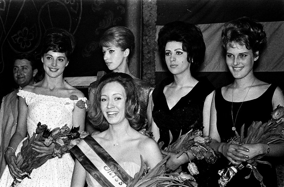 In Casino te Amsterdam. Miss Holland 1963 verkozen. Godelieve Stassen 22 jaar. A, Bestanddeelnr 915-1078