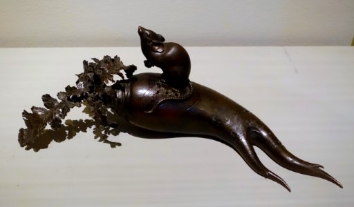 Incense burner in the shape of daikon with mouse, Japan, Meiji period, bronze - Linden-Museum - Stuttgart, Germany - DSC03481