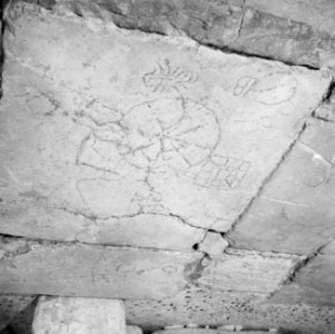 In de Lithostrotos kelder ingekraste tekening van de doornenkroon in het origin, Bestanddeelnr 255-5343