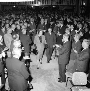 In Driebergen is koningin Juliana aanwezig bij de viering van het derde lustrum , Bestanddeelnr 911-7859