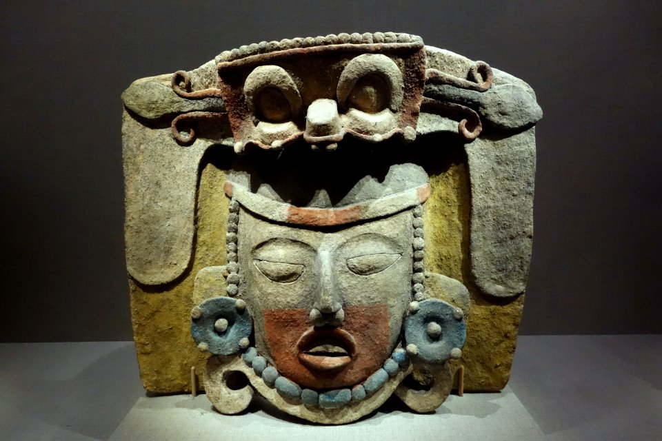 Incense burner, Mexico, Central Maya area, 600-900 AD, earthenware and pigment - De Young Museum - DSC00596