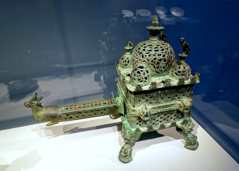 Incense burner, Egypt, Abbasid period, 8th or 9th century AD, brass - Freer Gallery of Art - DSC04667