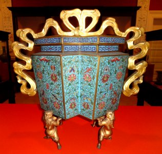 Incense Burner with bats, fish, and lotus flowers, 18th century - Chinese Cloisonné Collection - George Walter Vincent Smith Art Museum - DSC03755