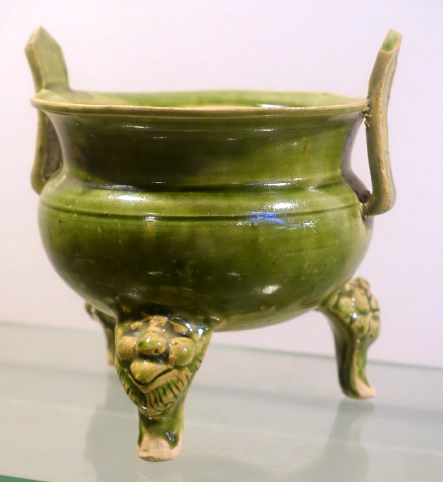 Incense burner, green glaze ceramic - Le Trung Hung dynasties, 17th-18th century AD - Vietnam National Museum of Fine Arts - Hanoi, Vietnam - DSC05347