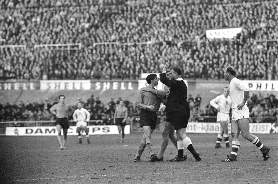 Incident van Johan Cruijff met scheidsrechter Rudi Glöckner, Bestanddeelnr 919-7607