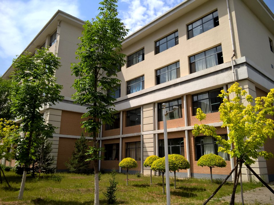 In the new campus of Tieling High School 41