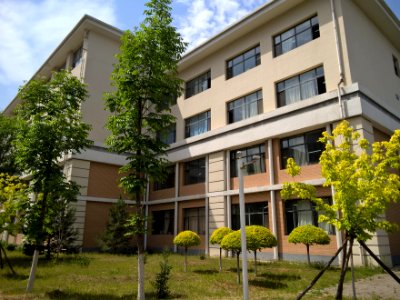 In the new campus of Tieling High School 41