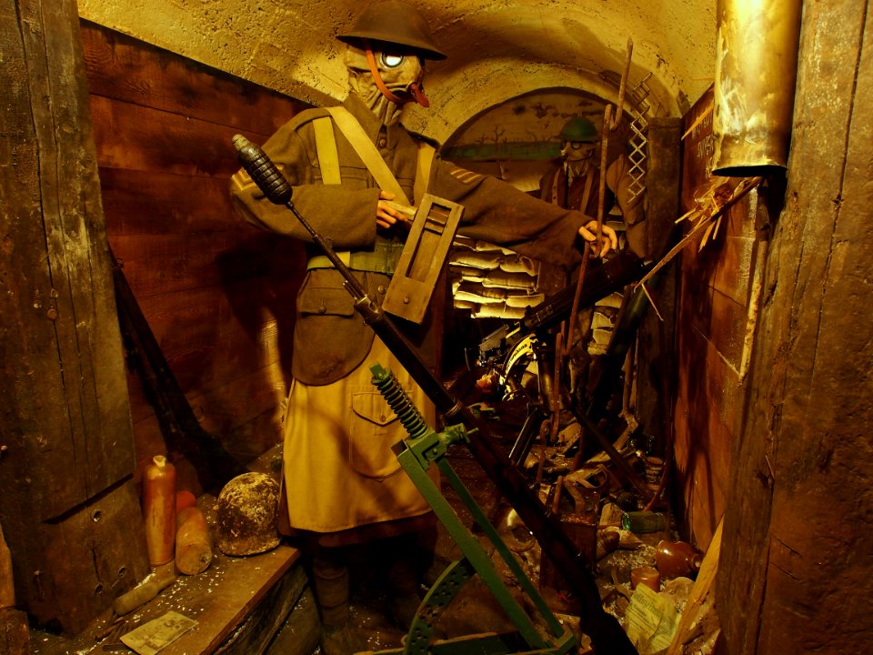 In the trenches, Musée Somme 1916, pic-123