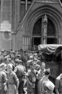 In de kathedraal aan het Waterlooplein te Batavia werd op 2 november een plechti, Bestanddeelnr 81-6-2