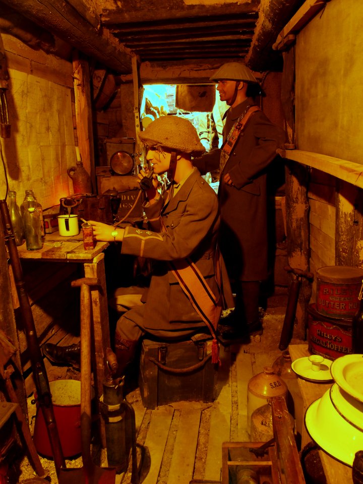 In the trenches, Musée Somme 1916, pic-042