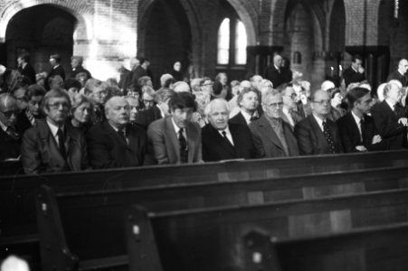 In Oisterwijk werd vanmorgen een uitvaartmis gehouden voo vorige week overleden , Bestanddeelnr 931-0965
