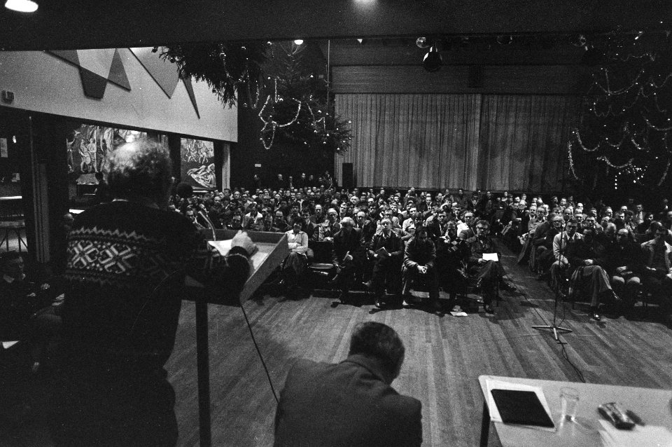 In Amsterdam en Rotterdam heeft vervoersbond FNV vandaag leden gesproken over mo, Bestanddeelnr 931-2359