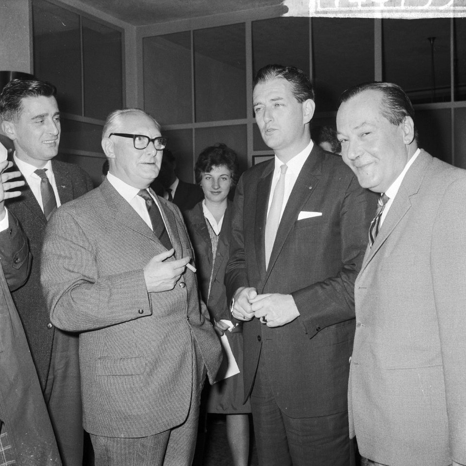 In AVRO-studio te Hilversum, een Algemene Bestuursvergadering gehouden, Bestanddeelnr 914-4793