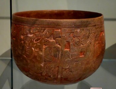 Incised creamware bowl depicting two nobles hunting a deer, Maya, Maya lowlands region, Late Classic Period, 600-900 AD, ceramic - Royal Ontario Museum - DSC04486