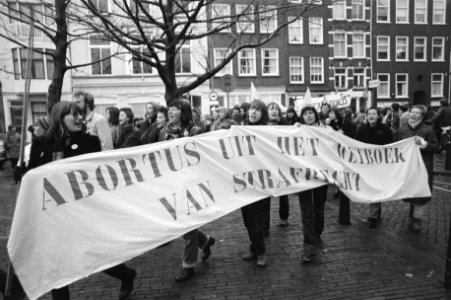 In Amsterdam werd vandaag gedemonstreerd tegen aangenomen abortuswetsontwerp, de, Bestanddeelnr 931-2214