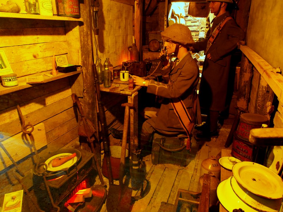 In the trenches, Musée Somme 1916, pic-043