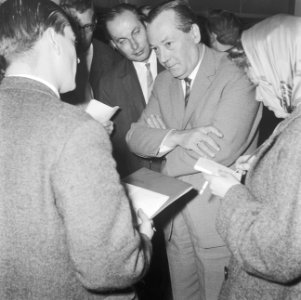 In AVRO-studio te Hilversum, een Algemene Bestuursvergadering gehouden, Bestanddeelnr 914-4797